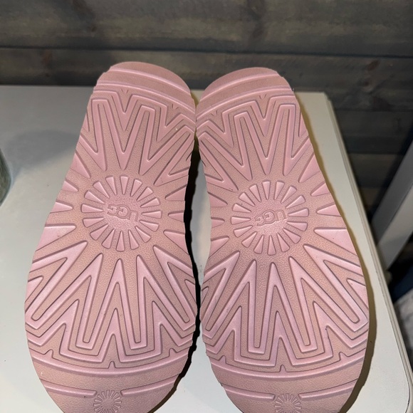 UGG Tasman Blush - Picture 4 of 4